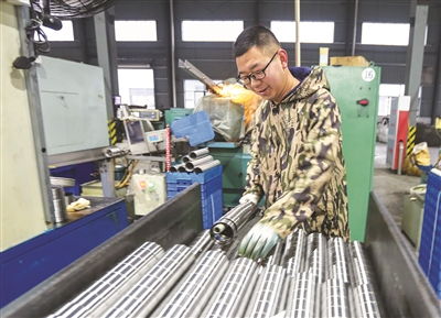 趕制訂單忙 力爭開門紅